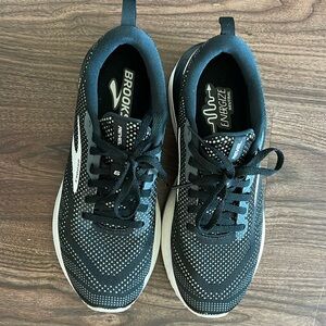 Women’s Brooks Revel